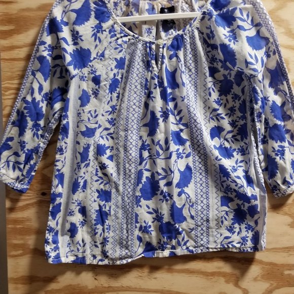Gap Women's Top‎ Blouse Small White/Blue Round neck Short sleeves floral - Picture 2 of 9